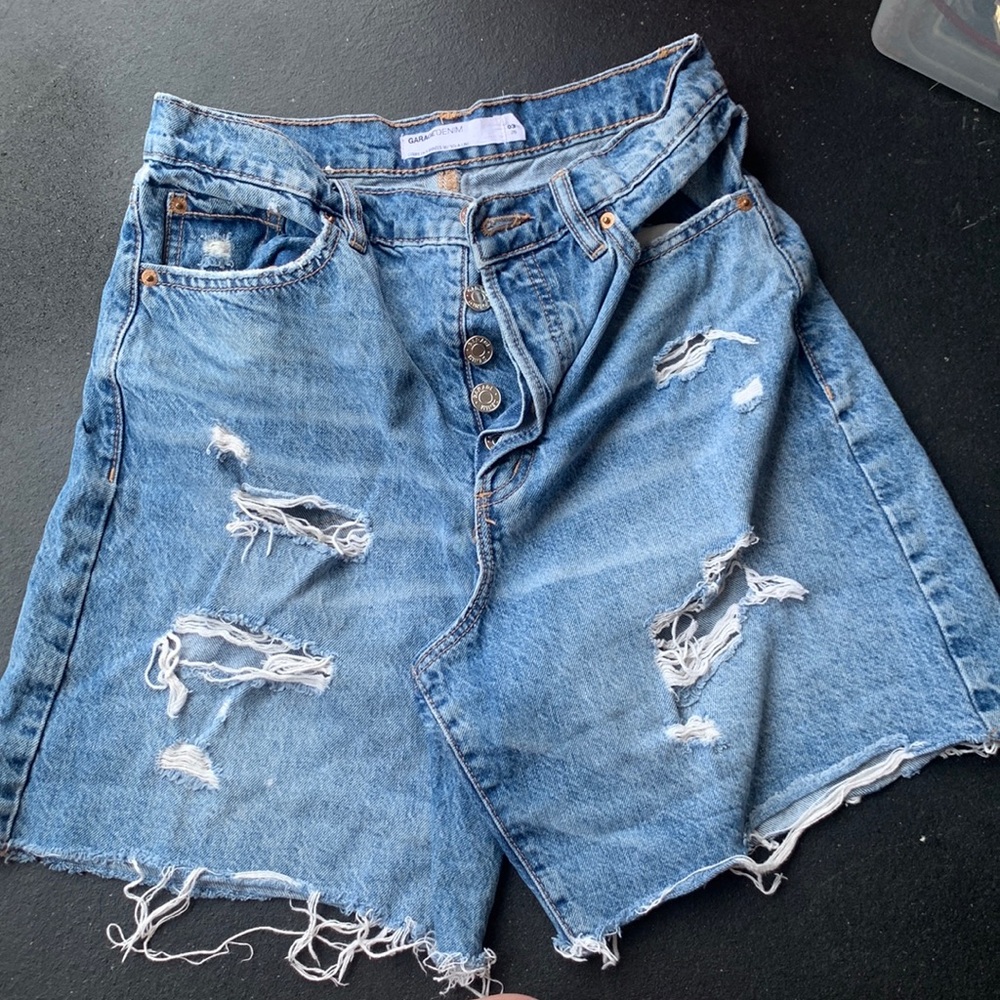 High wasted 90s cut jean shorts